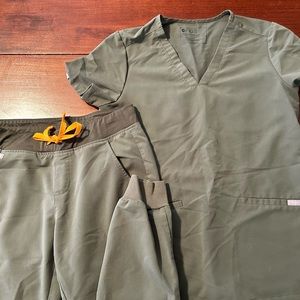 Moss Figs Zamora and Casma Top